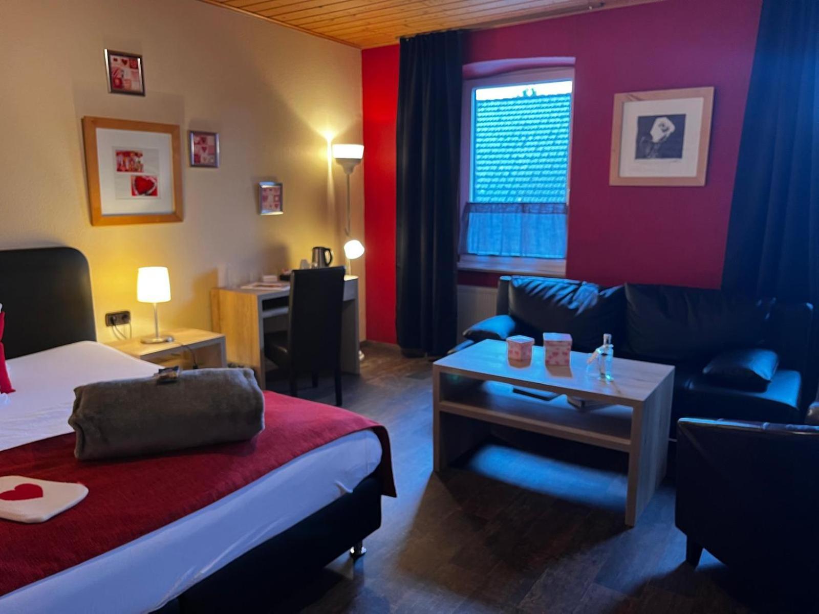 Henblas Hotel Neuenrade Bagian luar foto